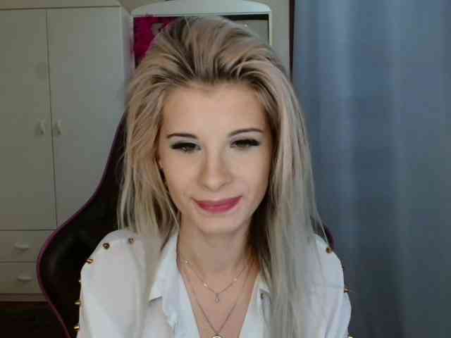 KristineNatural webcam