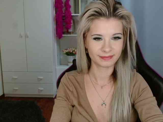 KristineNatural webcam