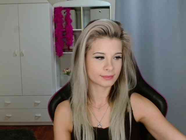 KristineNatural webcam
