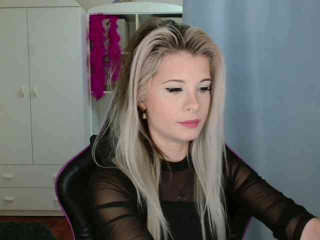 KristineNatural webcam