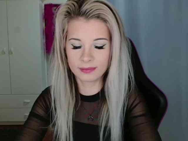 KristineNatural webcam