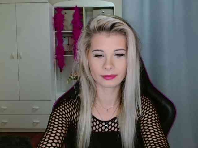 KristineNatural webcam