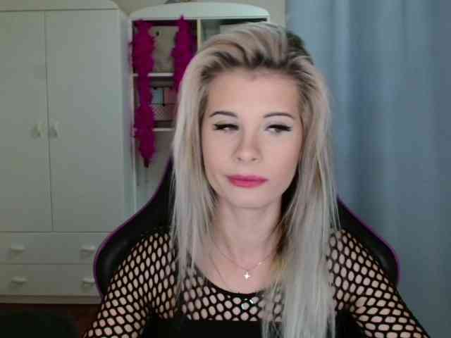 KristineNatural webcam