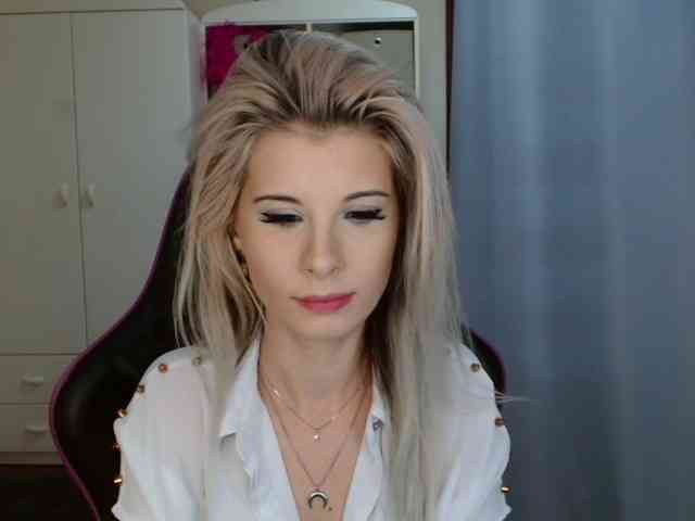 KristineNatural webcam