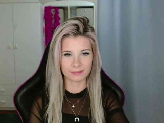 KristineNatural webcam
