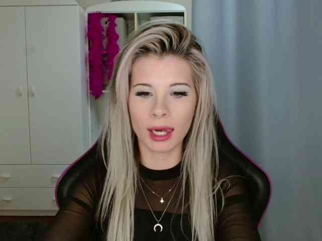 KristineNatural webcam