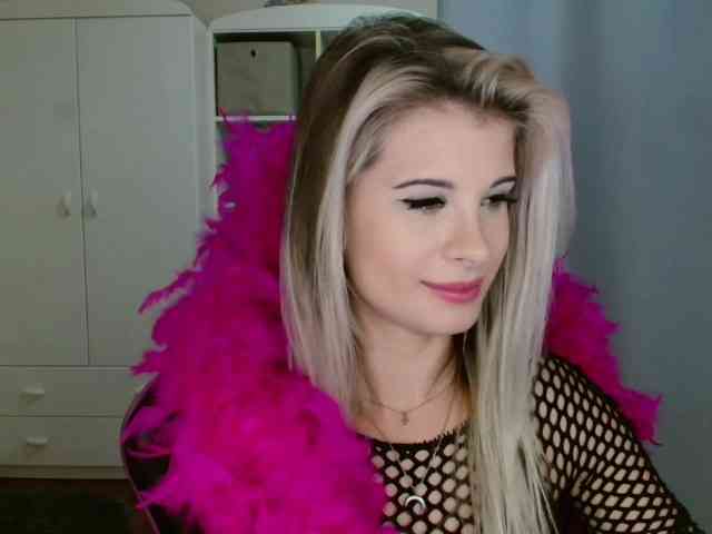 KristineNatural webcam