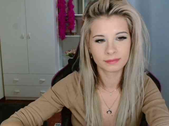 KristineNatural webcam