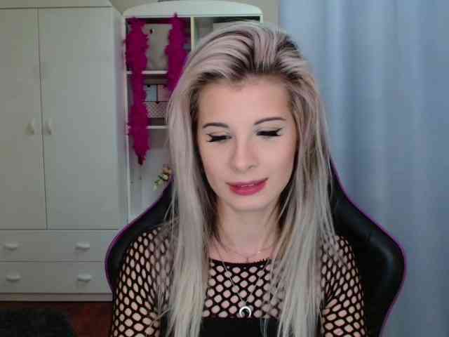 KristineNatural webcam