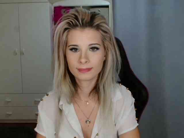 KristineNatural webcam
