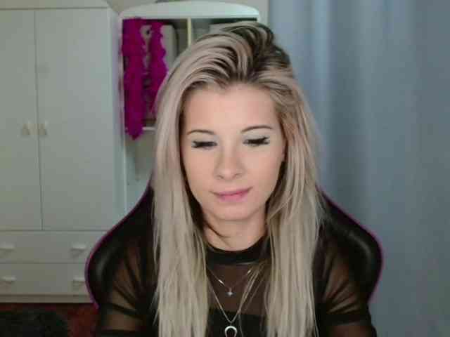 KristineNatural webcam