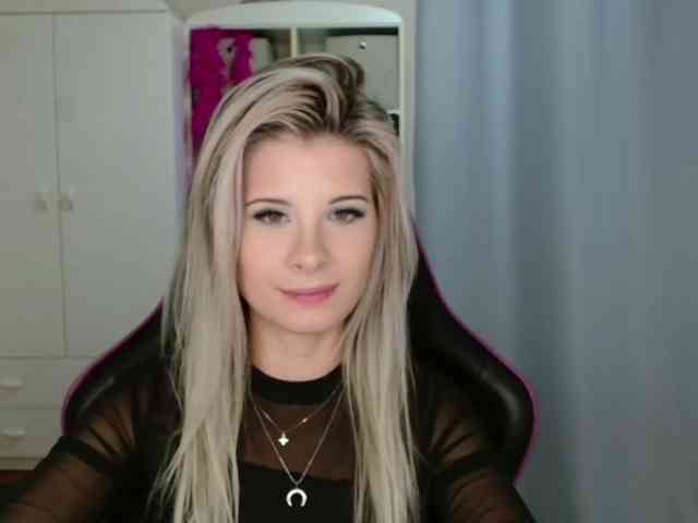 KristineNatural webcam