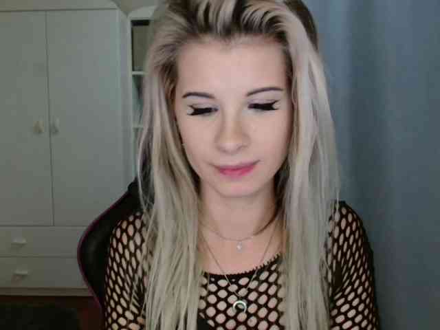 KristineNatural webcam