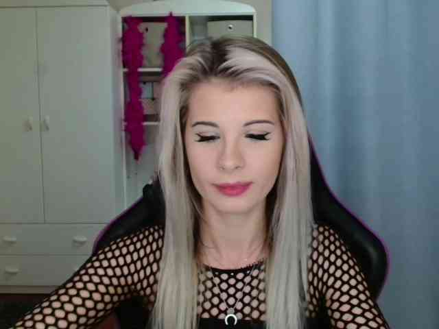 KristineNatural webcam