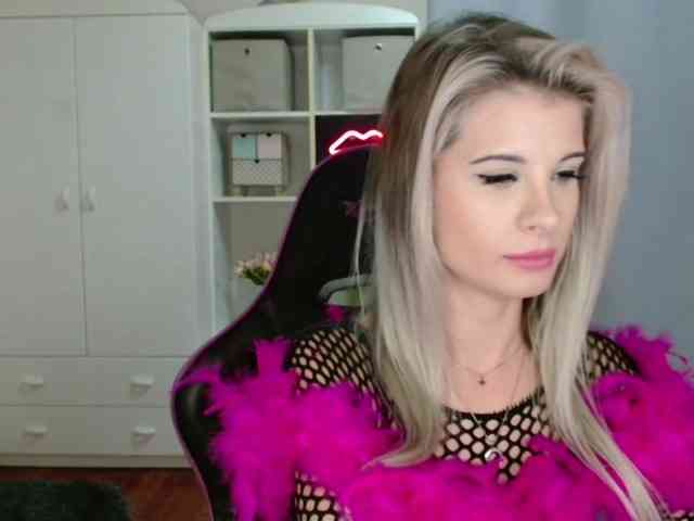 KristineNatural webcam