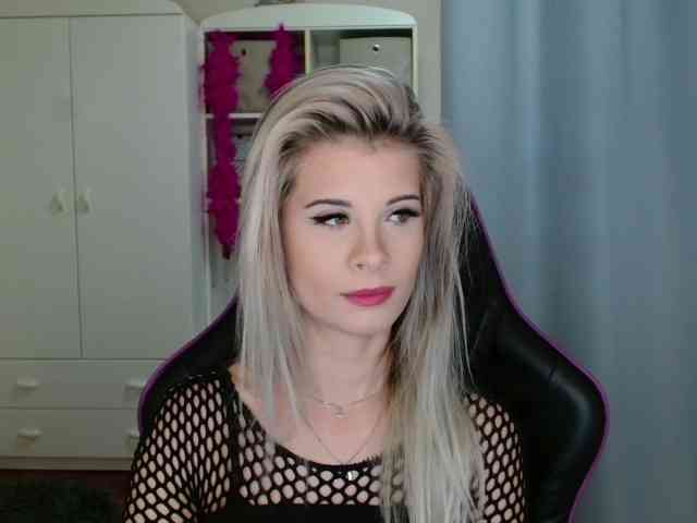 KristineNatural webcam