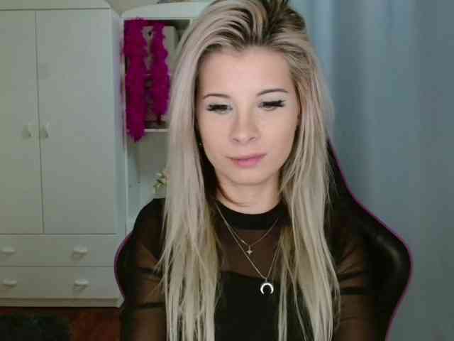 KristineNatural webcam