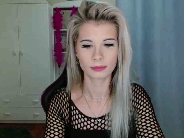 KristineNatural webcam