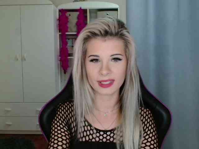 KristineNatural webcam