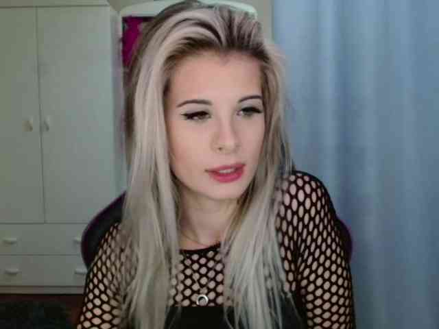 KristineNatural webcam