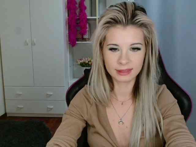 KristineNatural webcam