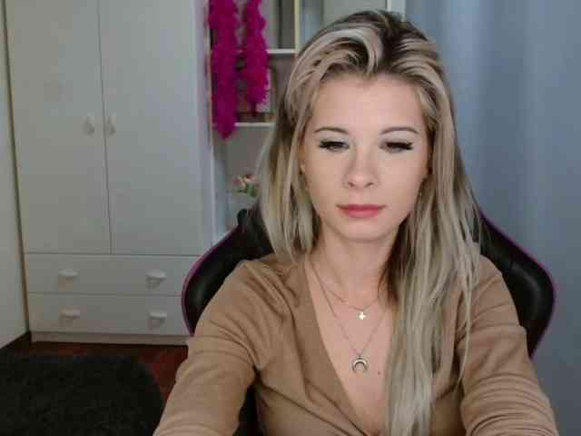 KristineNatural webcam
