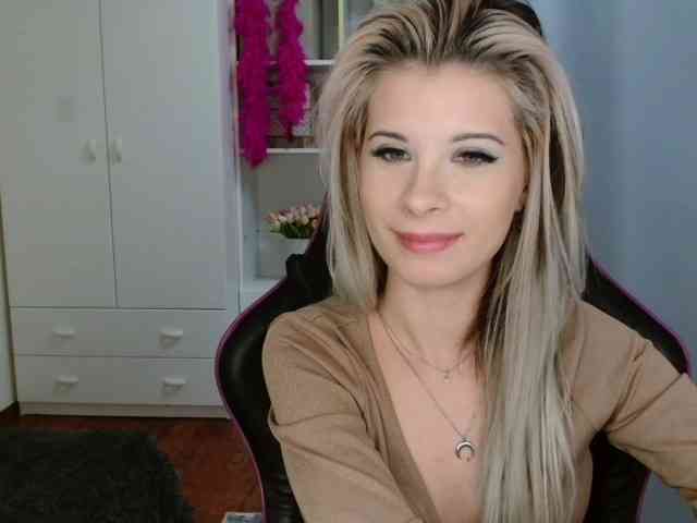 KristineNatural webcam