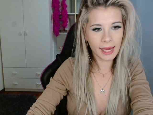 KristineNatural webcam
