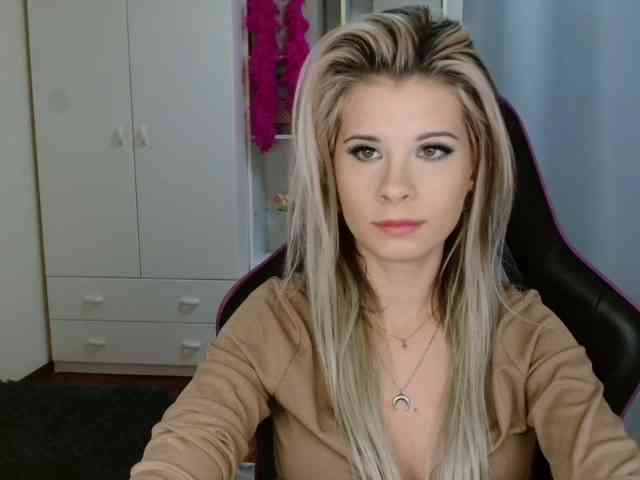 KristineNatural webcam