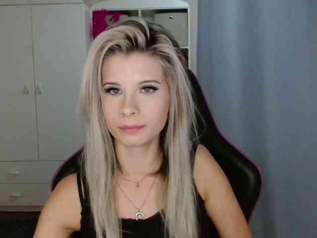 KristineNatural webcam