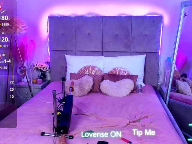 NicoleBondd webcam