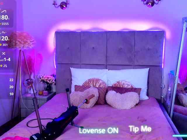 NicoleBondd webcam