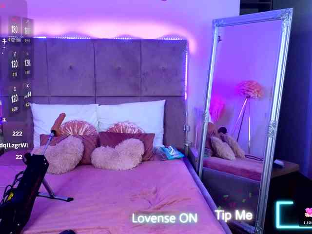 NicoleBondd webcam