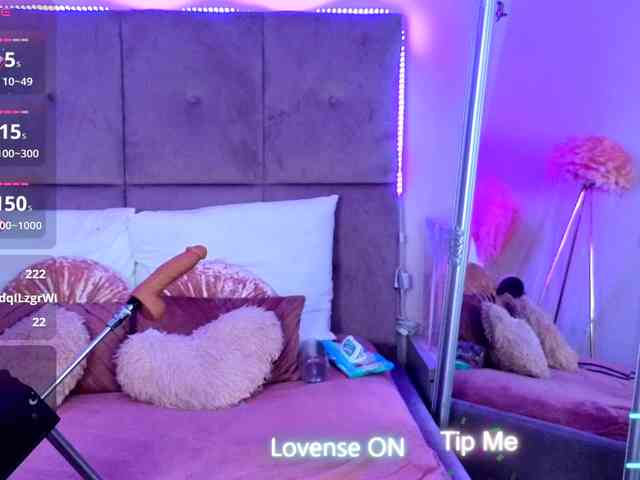 NicoleBondd webcam