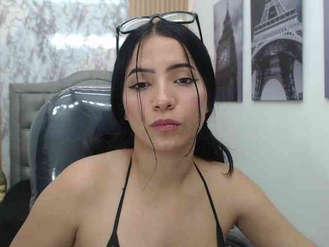 zoe-cortezz webcam