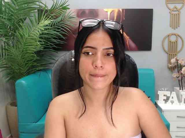 zoe-cortezz webcam