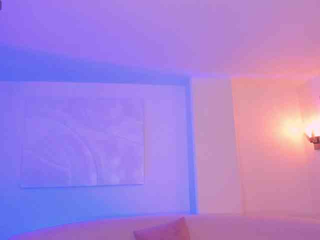 LucyWeiss webcam