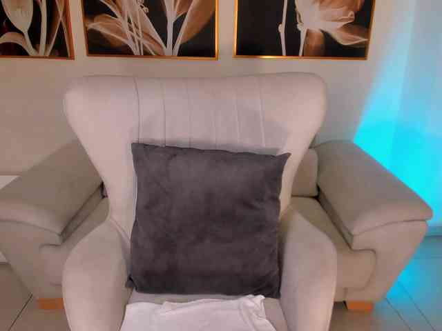 LucyWeiss webcam