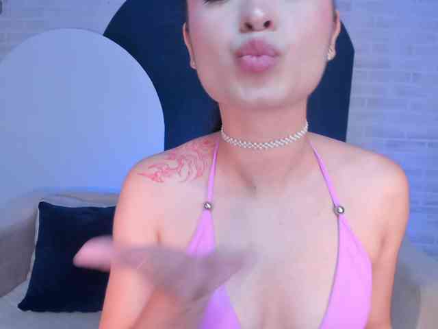LucyWeiss webcam