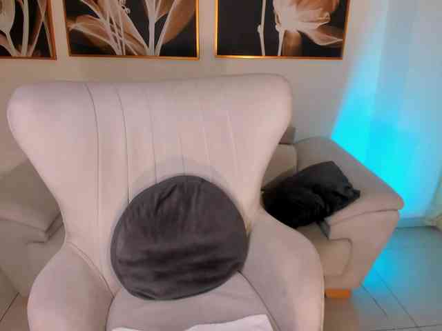 LucyWeiss webcam