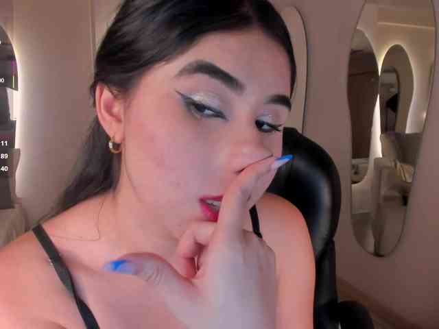 MayaMoretti webcam