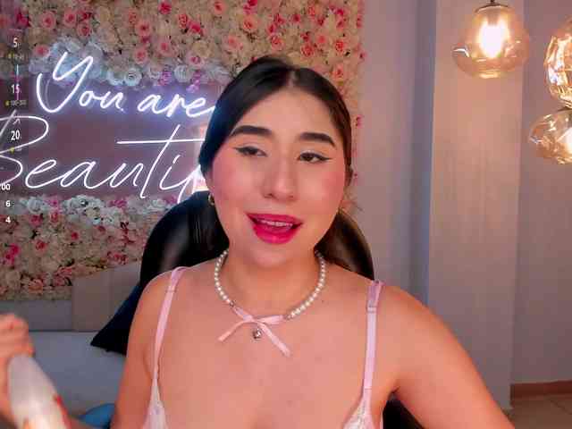 MayaMoretti webcam