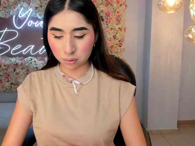 MayaMoretti webcam