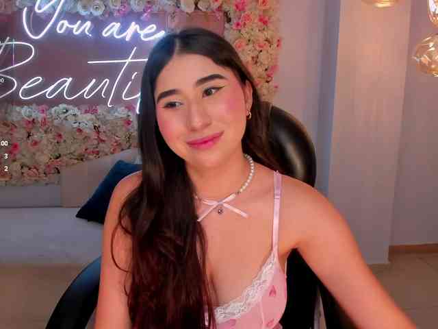 MayaMoretti webcam
