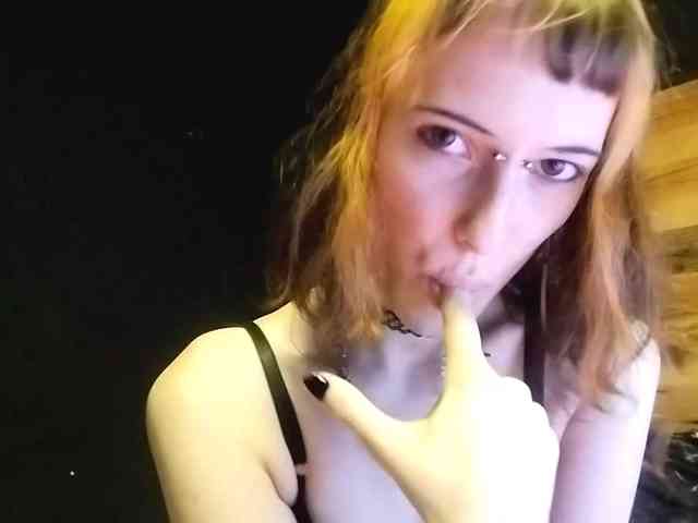 NellieKlingelhoefer webcam