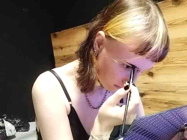 NellieKlingelhoefer webcam