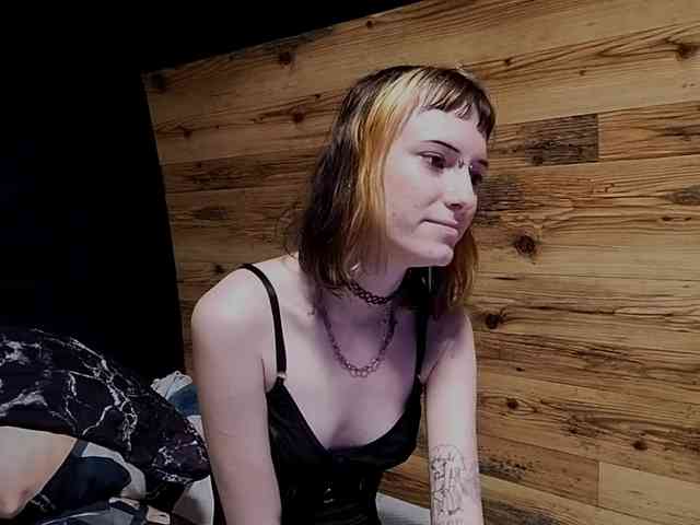 NellieKlingelhoefer webcam