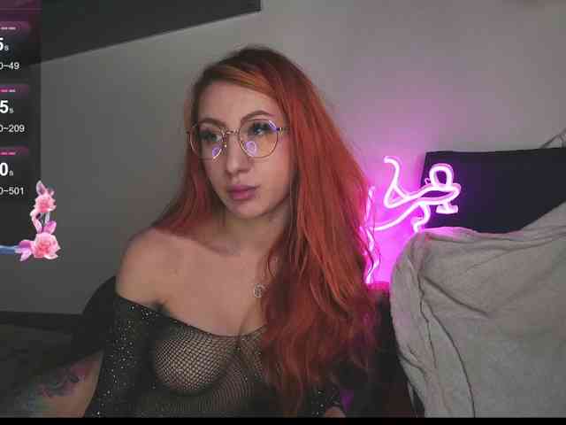 Daddyslittleslutfox webcam