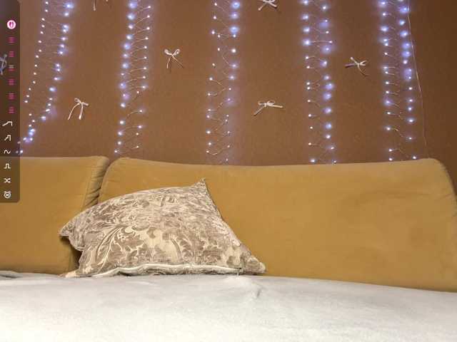 Vai a chattare su EugeniaMelford EugeniaMelford