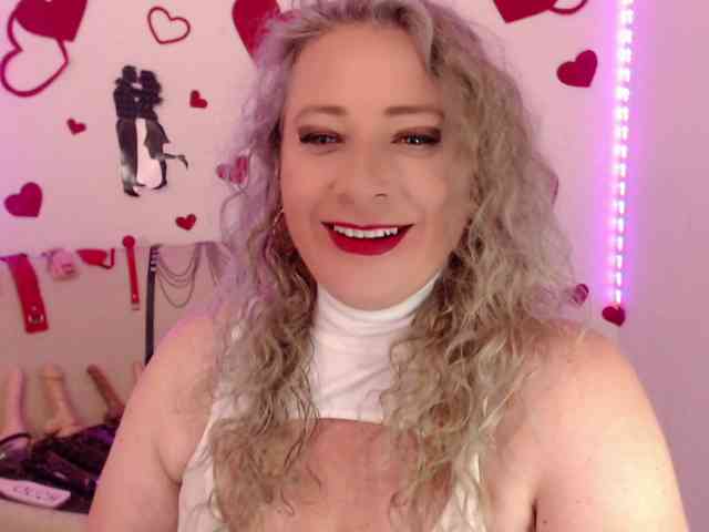 sofiacurvy webcam